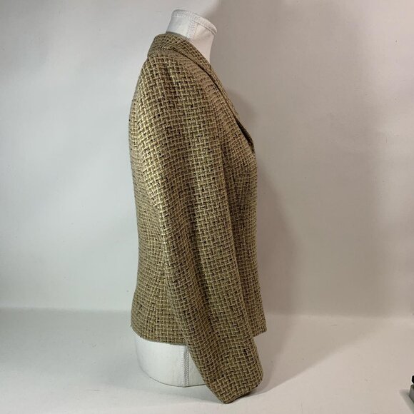 Elevate your wardrobe with this - Picture 5 of 8